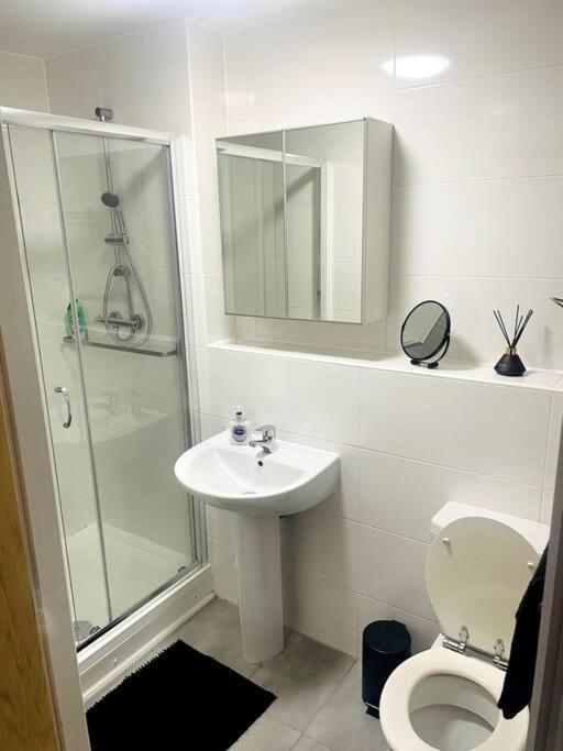 #215 1 Bed Serviced Apartment Дербі Екстер'єр фото