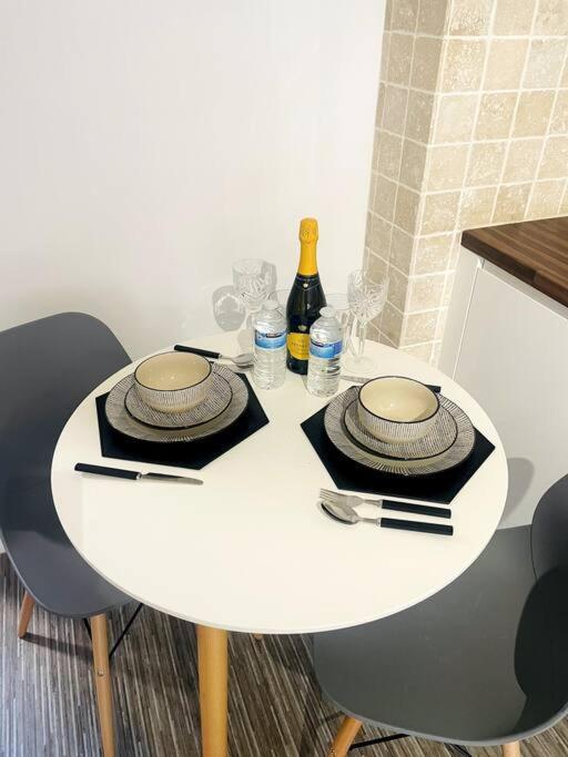 #215 1 Bed Serviced Apartment Дербі Екстер'єр фото